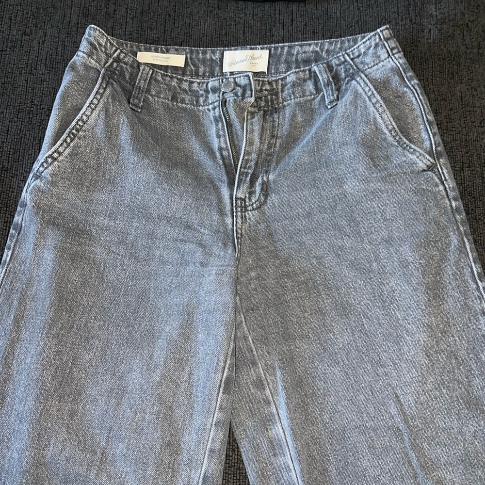 Universal Threads High-Rise Relaxed Straight Jeans